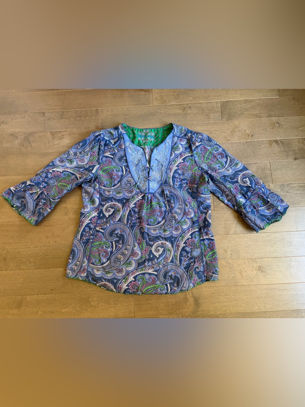Robert Graham Blue Paisley Long-Sleeve Blouse with Green Accents sz M